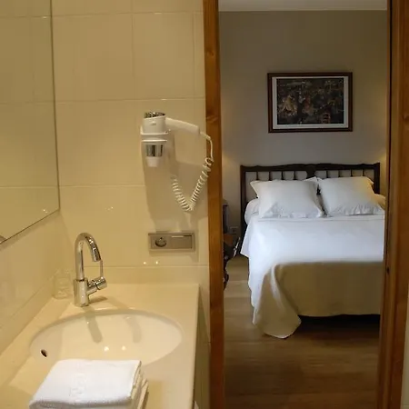 Hotel Celisol Cerdagne Bourg-Madame Room photo