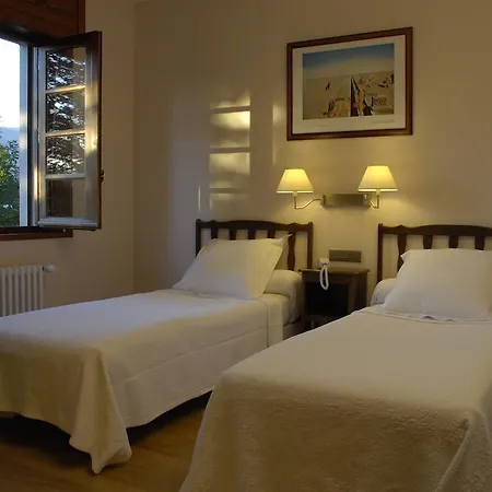 Hotel Celisol Cerdagne Bourg-Madame Room photo